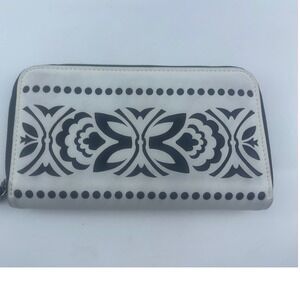 Vera Bradley Zip Around Wallet Black White Floral Pattern Faux Leather 4x8"